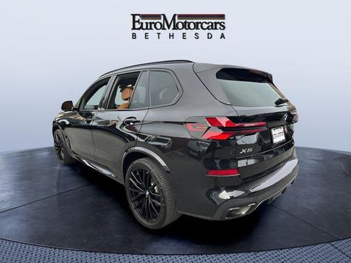 Black Sapphire Metallic 2024 BMW X5 xDrive40i