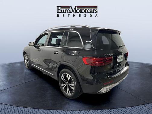 2025 Mercedes-Benz GLB 250 4MATIC