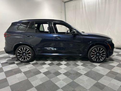 Carbon Black Metallic 2024 BMW X5 M60i