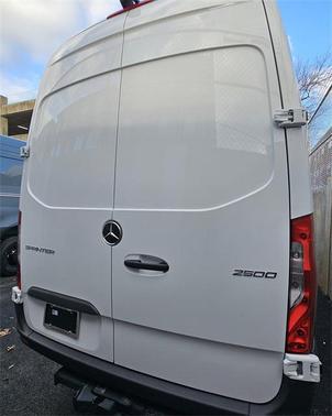 2025 Mercedes-Benz Sprinter 2500 High Roof