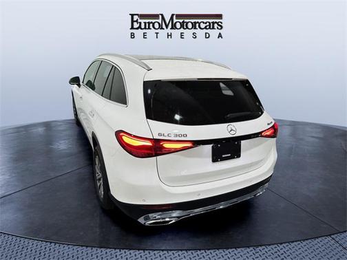 2025 Mercedes-Benz GLC 300 4MATIC