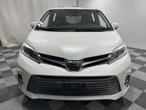2020 Toyota Sienna Limited Premium