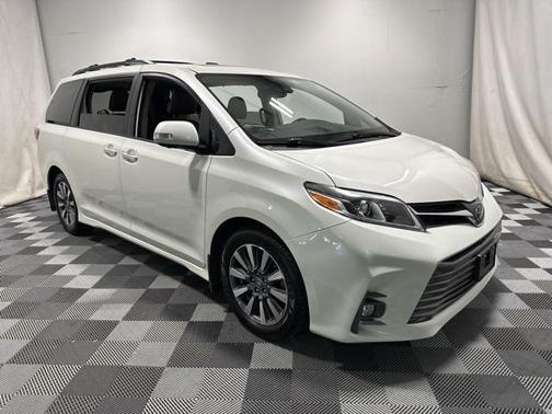 2020 Toyota Sienna Limited Premium