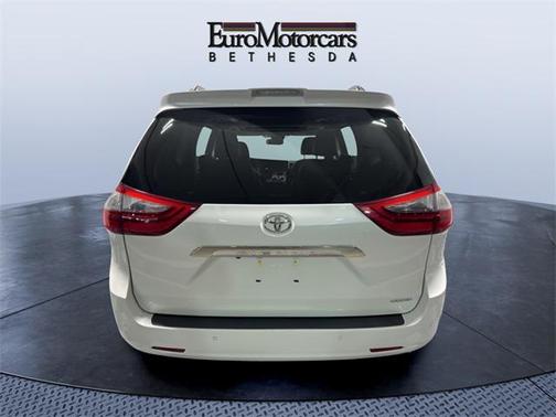 2020 Toyota Sienna Limited Premium