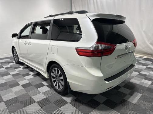 2020 Toyota Sienna Limited Premium