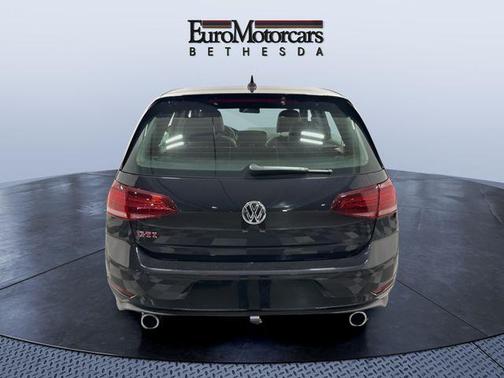 Deep Black 2020 Volkswagen Golf GTI 2.0T SE DSG