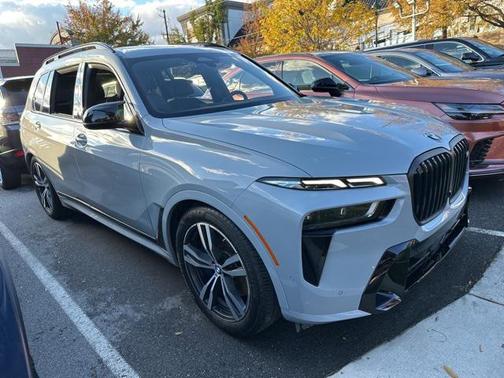 2023 BMW X7 M60i