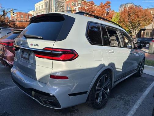 2023 BMW X7 M60i