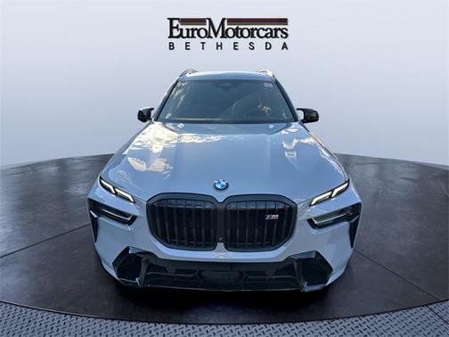 2023 BMW X7 M60i