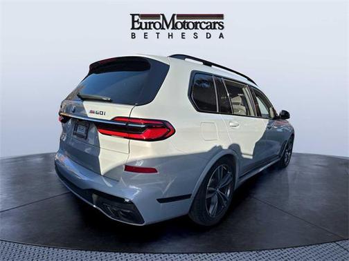 2023 BMW X7 M60i