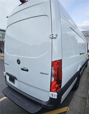 2025 Mercedes-Benz Sprinter 2500 High Roof