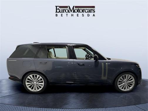 2024 Land Rover Range Rover SE