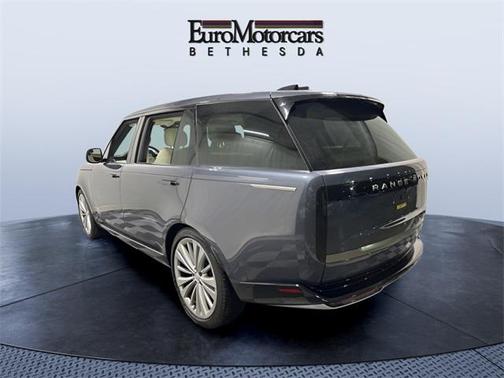 2024 Land Rover Range Rover SE