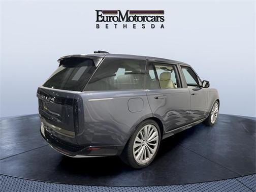 2024 Land Rover Range Rover SE