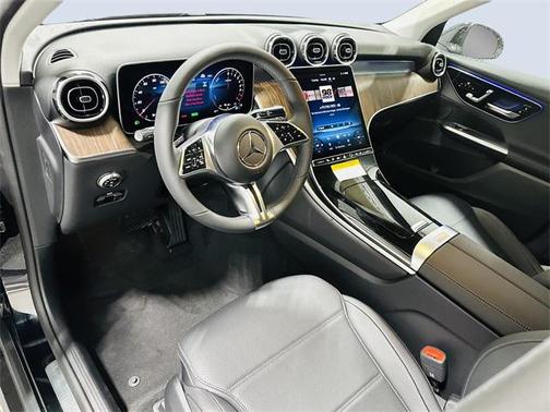 2025 Mercedes-Benz GLC 350e Base
