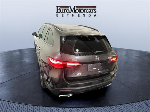 2025 Mercedes-Benz GLC 300 4MATIC