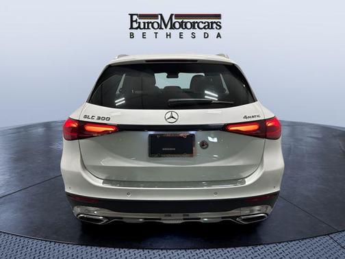 Polar White 2023 Mercedes-Benz GLC 300 4MATIC