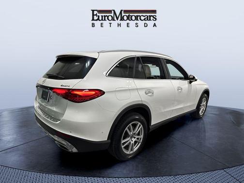 Polar White 2023 Mercedes-Benz GLC 300 4MATIC