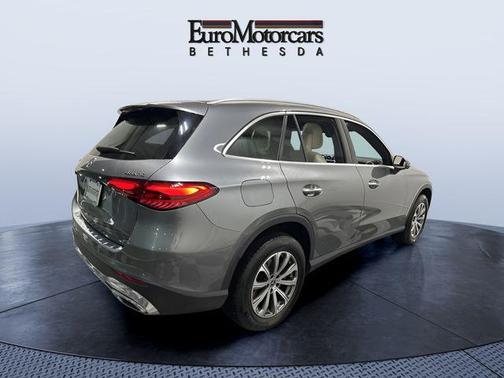 Selenite Gray Metallic 2023 Mercedes-Benz GLC 300 4MATIC