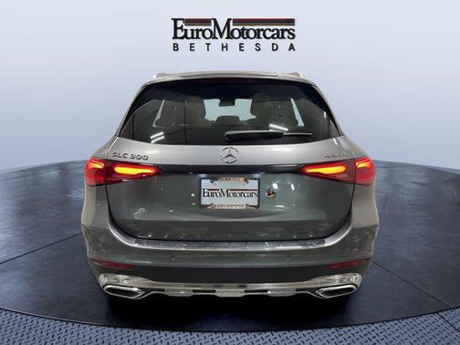 Selenite Gray Metallic 2023 Mercedes-Benz GLC 300 4MATIC