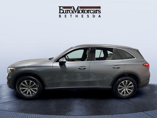Selenite Gray Metallic 2023 Mercedes-Benz GLC 300 4MATIC