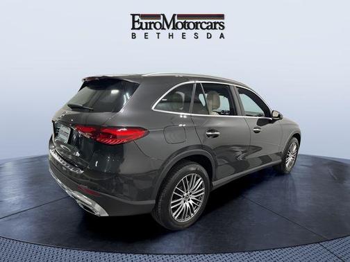 Graphite Grey Metallic 2026 Mercedes-Benz GLC 300 Base