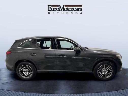 Graphite Grey Metallic 2026 Mercedes-Benz GLC 300 Base
