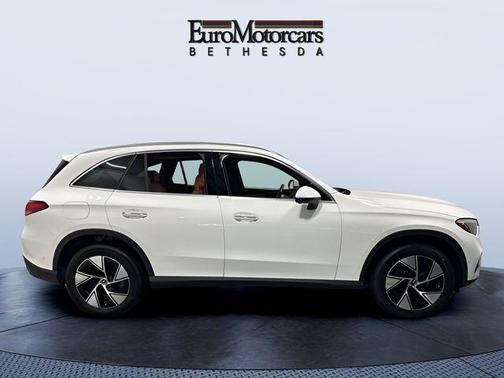 Polar White 2024 Mercedes-Benz GLC 300 4MATIC