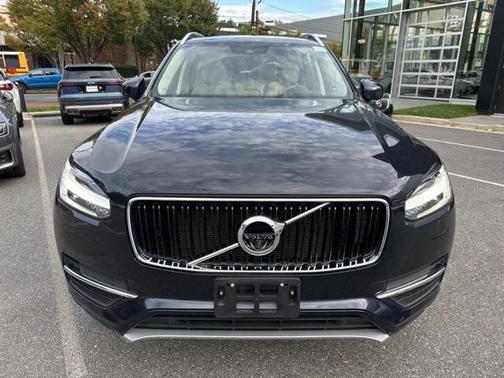 2019 Volvo XC90 T6 Momentum