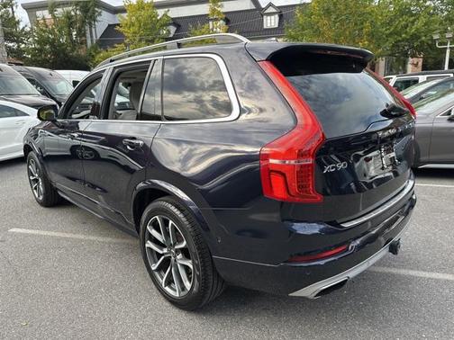 2019 Volvo XC90 T6 Momentum