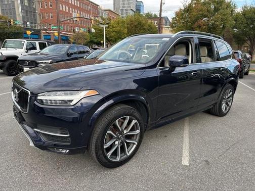 2019 Volvo XC90 T6 Momentum