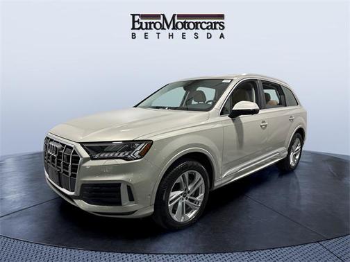 2023 Audi Q7 45 Premium Plus