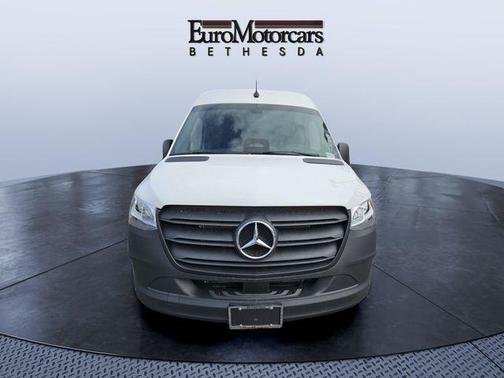 Arctic White 2026 Mercedes-Benz Sprinter 2500 Cargo 170 WB