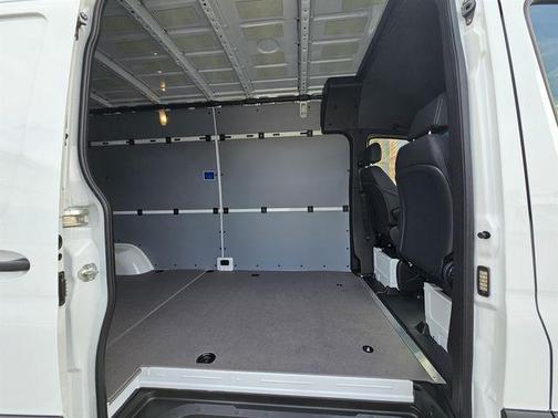 Arctic White 2026 Mercedes-Benz Sprinter 2500 Cargo 170 WB