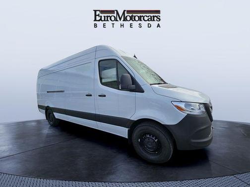 Arctic White 2026 Mercedes-Benz Sprinter 2500 Cargo 170 WB