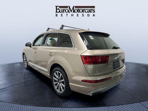 Beige 2019 Audi Q7 55 Premium Plus