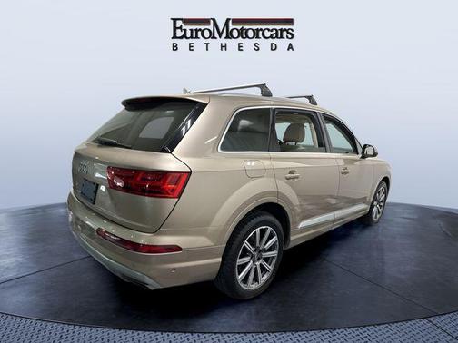 Beige 2019 Audi Q7 55 Premium Plus