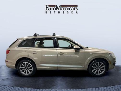 Beige 2019 Audi Q7 55 Premium Plus