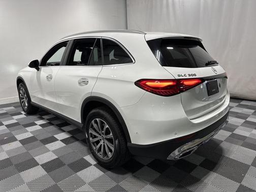 2025 Mercedes-Benz GLC 300 4MATIC