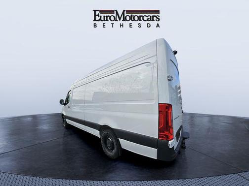 Arctic White 2026 Mercedes-Benz Sprinter 2500 Cargo 170 WB