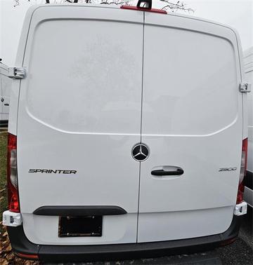 2025 Mercedes-Benz Sprinter 2500 Standard Roof