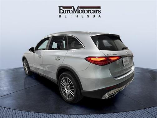 2025 Mercedes-Benz GLC 300 4MATIC