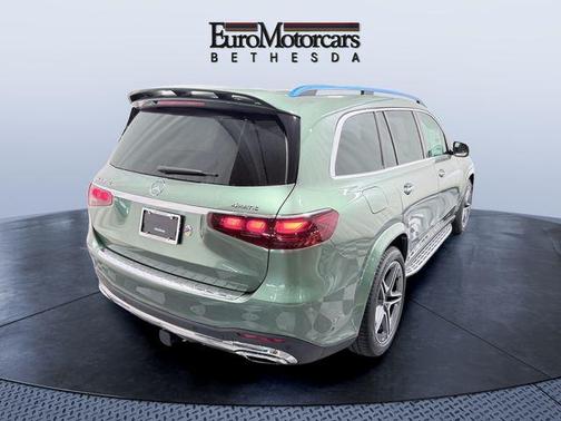 MANUFAKTUR Ireland Mid Green Metallic 2026 Mercedes-Benz GLS 450 4MATIC