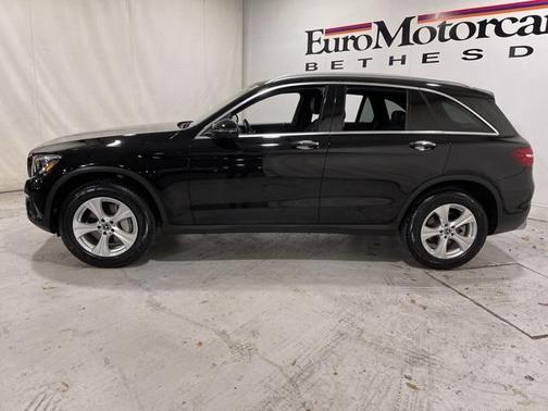 Photo 4 of 29 of 2018 Mercedes-Benz GLC 300 Base 4MATIC