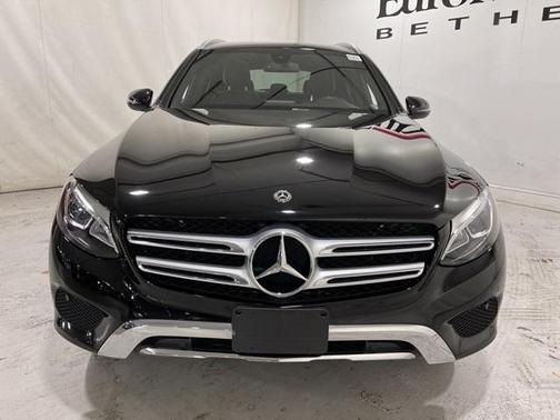 Photo 2 of 29 of 2018 Mercedes-Benz GLC 300 Base 4MATIC