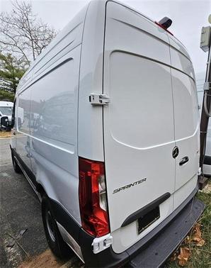 2025 Mercedes-Benz Sprinter 2500 Standard Roof