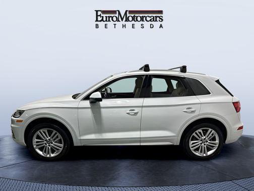 White 2019 Audi Q5 2.0T Premium Plus