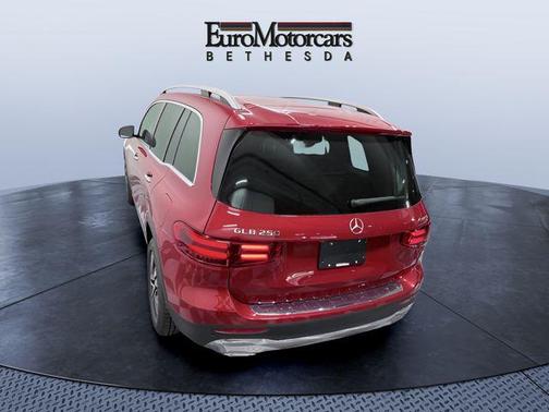 MANUFAKTUR Patagonia Red Metallic 2025 Mercedes-Benz GLB 250 4MATIC