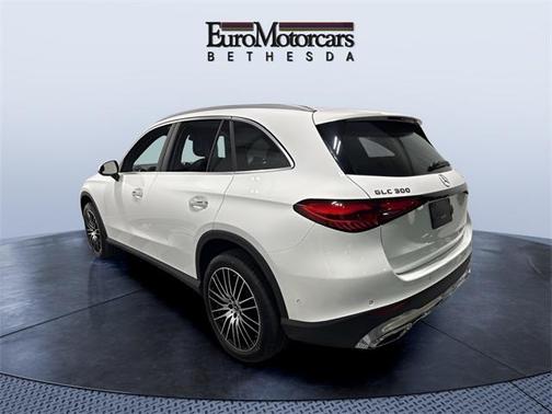 2025 Mercedes-Benz GLC 300 4MATIC