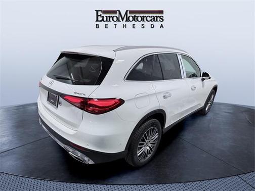 2025 Mercedes-Benz GLC 300 4MATIC